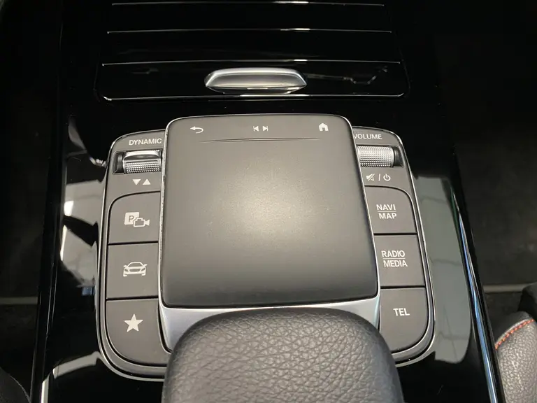 Mercedes-Benz CLA-Klasse 180 Business Solution AMG Panoramadak Sfeerverlichting 18LMV Cruise control DAB+ 2 Jaar garantie mogelijk* ( vraag naar de voorwaarde) afbeelding 13