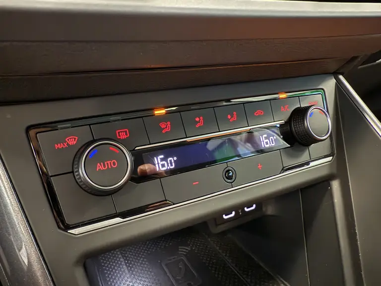 Volkswagen Polo 1.0 TSI Highline Business R-line Panoramadak Navigatie Full-led 24 maanden garantie mogelijk (*vraag naar de voorwaarden) afbeelding 13