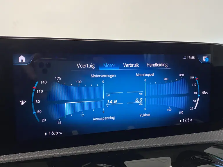 Mercedes-Benz CLA-Klasse 180 Business Solution AMG Panoramadak Sfeerverlichting 18LMV Cruise control DAB+ 2 Jaar garantie mogelijk* ( vraag naar de voorwaarde) afbeelding 24