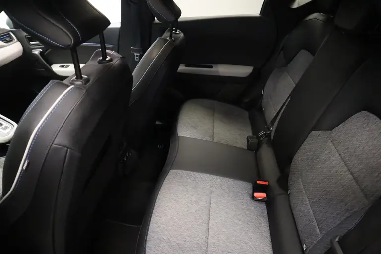 Renault Captur 1.6 E-Tech Plug-in Hybrid 160 Edition One 160PK  Navigatie 18 LMV Cruise control Lane ass afbeelding 20