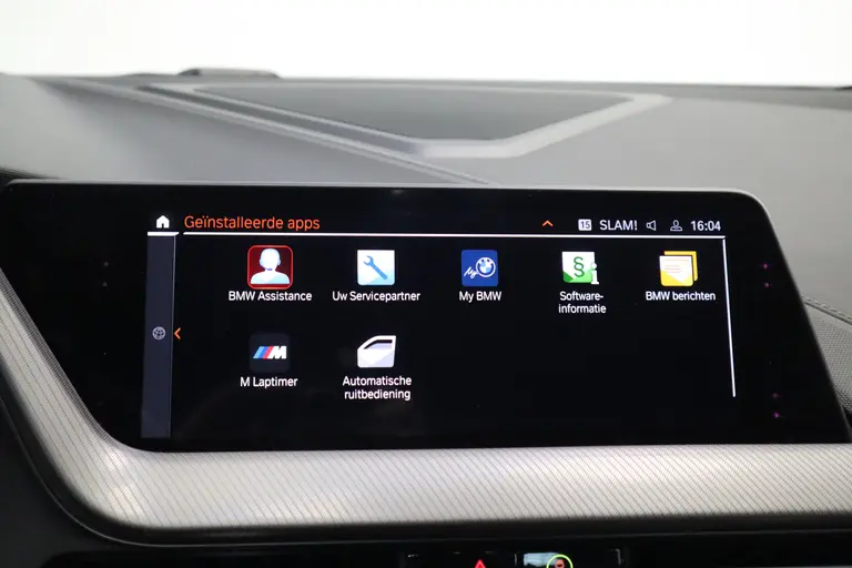BMW 1-serie M135i xDrive High Executive Edition 306PK Headup Display Sportuitlaat Navigatie PDC VCP Cruise Control 19LMV  Volleder interieur Schaal stoelen afbeelding 17