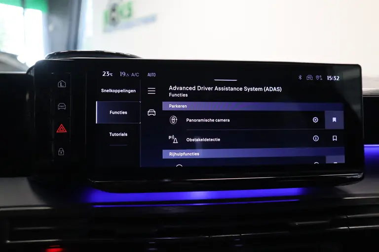 Lancia Ypsilon Edizione Cassina Limitata 51 kWh 5-Drs. Full-led Navigatie Massagestoel afbeelding 13