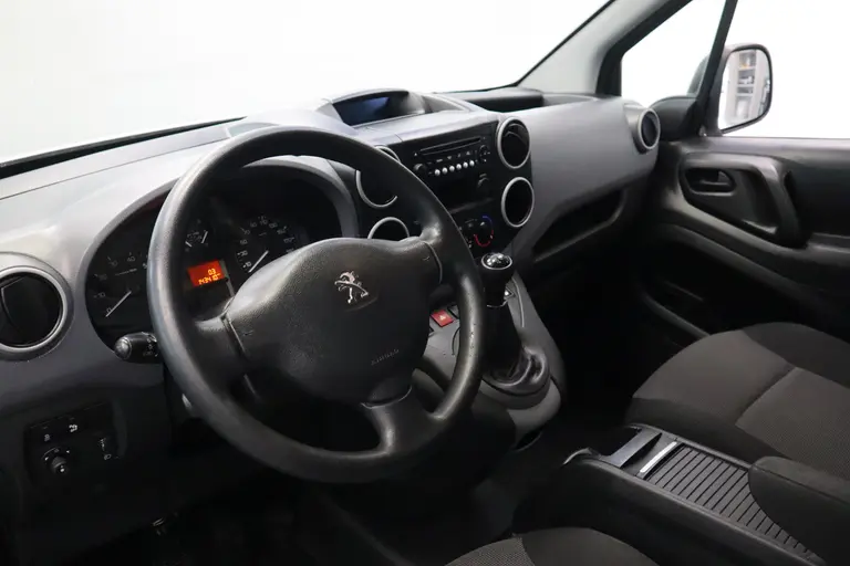 Peugeot Partner 120 1.6 BlueHDi 75 L1 XR Airco Imperial Trekhaak  el ramen 2 x deuren achter 1x schuifdeur  Cruise Control afbeelding 5