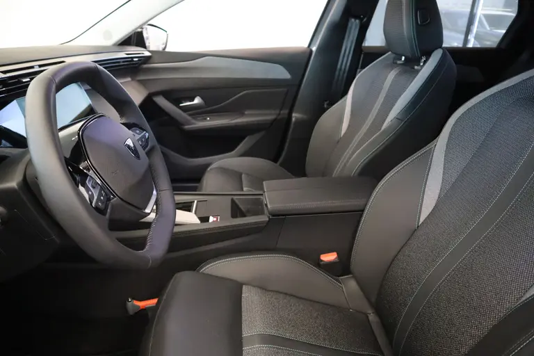 Peugeot 308 SW 1.6 Plug-in Hybrid 180 Allure Navigatie 17LMV PDC VCP Cruise Control Stoel/ Stuur Verwarming afbeelding 7