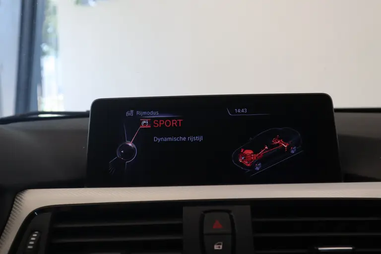 BMW 3-serie 316i Executive Cruise/Climate Navi M-Sport NAP Dealer onderhouden afbeelding 17