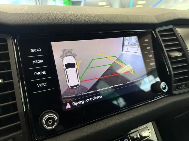 Skoda Kodiaq 1.5 TSI Sportline Business Full-led Adaptive-Cruise 20"lmv 24 maanden garantie mogelijk (*vraag naar de voorwaarden) afbeelding 3