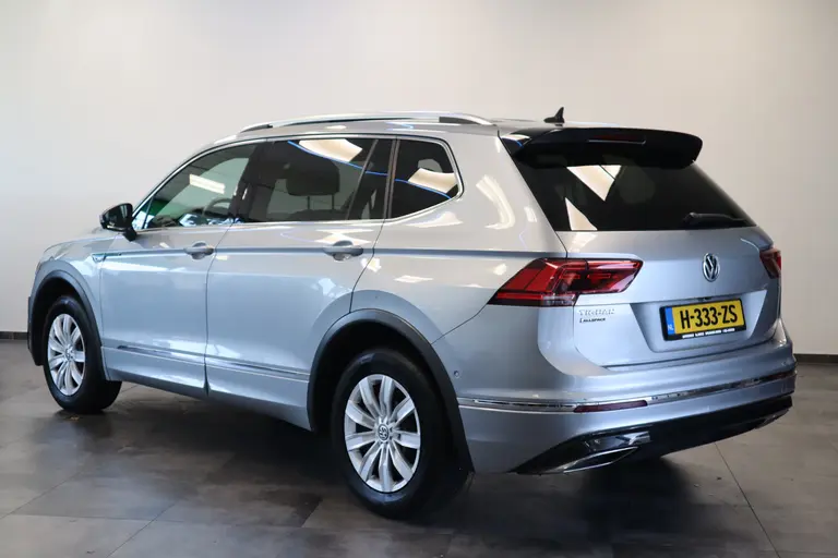 Volkswagen Tiguan Allspace 1.5 TSI Highline Business R 7-Persoons Panoramadak Navigatie Camera CruiseControl * 2e Paasdag zijn wij geopend van 12:00 tot 17:00uur! * afbeelding 3