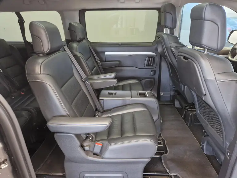 Toyota ProAce Verso 2.0 D-4D Executive VIP Long 7-Persoons Panoramadak Navigatie * 2e Paasdag zijn wij geopend van 12:00 tot 17:00uur! * afbeelding 19
