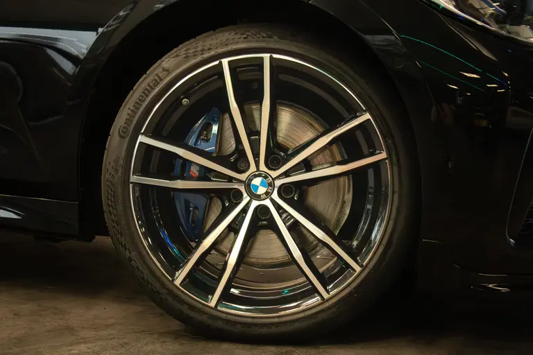 BMW 3-serie 330e High Executive M-Sport+ Head-up Laser-led Schuif/kanteldak 19"lmv 2 Jaar garantie mogelijk* ( vraag naar de voorwaarde) afbeelding 4