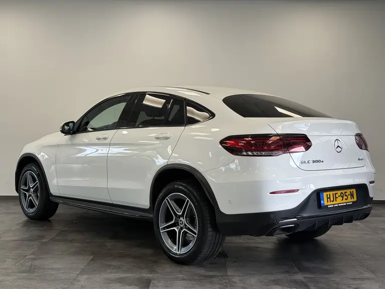 Mercedes-Benz GLC Coupé 300e 4MATIC Business Solution AMG Panoramadak PDC Achteruitrijcamera afbeelding 3