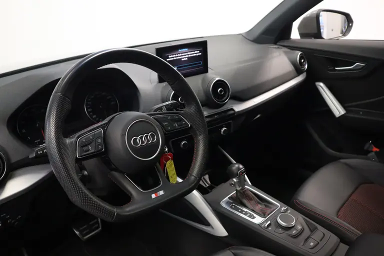 Audi Q2 35 TFSI S Edition S-Line Panoramadak 19lmv Navigatie CruiseControl 2 Jaar garantie mogelijk* ( vraag naar de voorwaarde) afbeelding 11