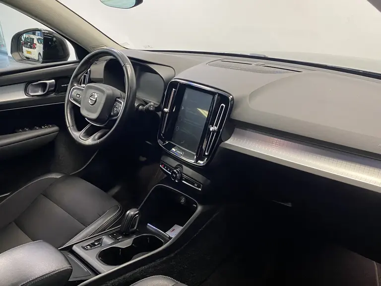 Volvo XC40 2.0 T4 Momentum Navigatie Full-led Trekhaak afbeelding 7