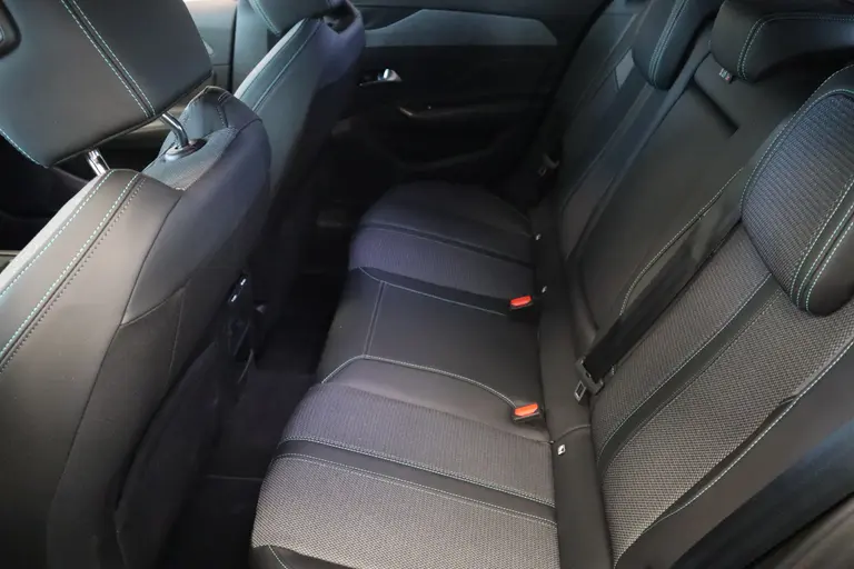 Peugeot 308 SW 1.6 Plug-in Hybrid 180 Allure Navigatie 17LMV PDC VCP Cruise Control Stoel/ Stuur Verwarming afbeelding 23