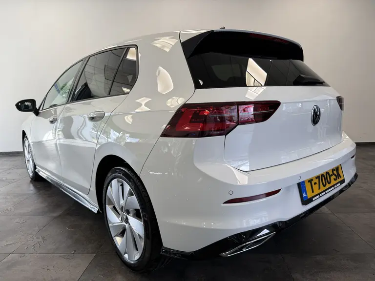 Volkswagen Golf 1.5 TSI Highline Business R 150pk Panorama Navigatie Sfeerverliching DAB+ Apple Carplay Cruise Control 17LMV afbeelding 5