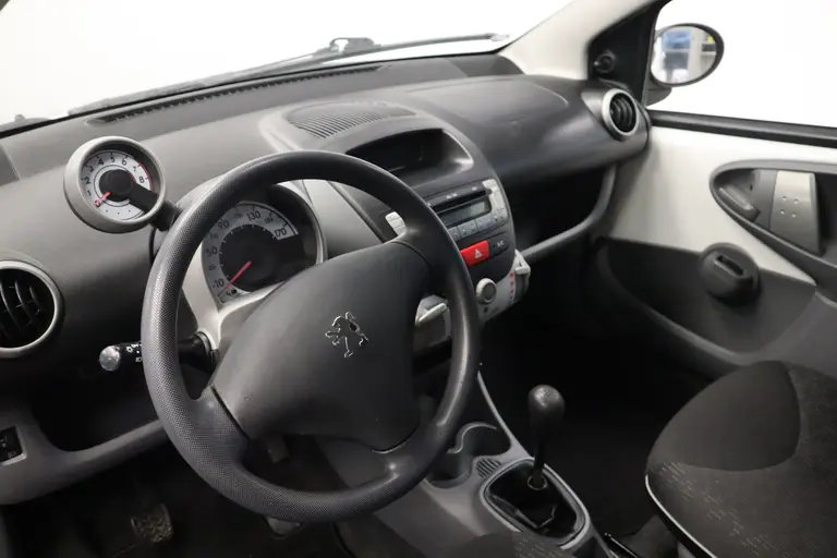 Peugeot 107 1.0-12V Millesim 200 Elektrische ramen Airco NAP! afbeelding 6