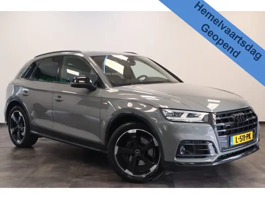 Audi Q5 2.0 TFSI quattro Sport S Line Black Edition QUANTUM GRIJS Head up Leder Panorama dak * Hemelvaartsdag geopend van 12:00 tot 17:00u *