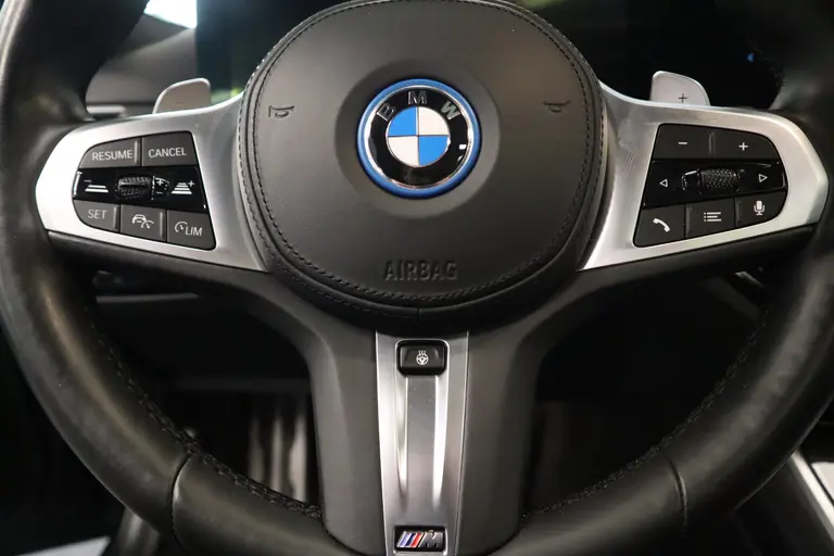 BMW 3-serie 320e ACC PDC Head-UP Panoramadak Harman&Kardon Carbon 20''LM Individual Performance 400PK 24 maanden garantie mogelijk (*vraag naar de voorwaarden) afbeelding 11