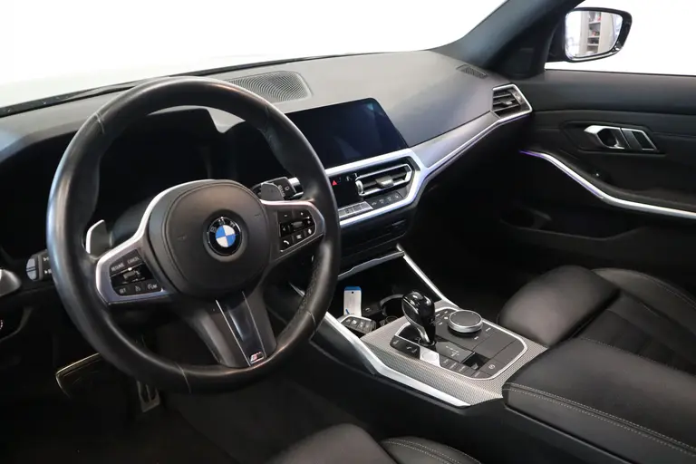 BMW 3 Serie Touring 320i High Executive Edition 184pk Navigatie Luxe Volleder Cruise Control Stoelverwarming sfeerverlichting afbeelding 8