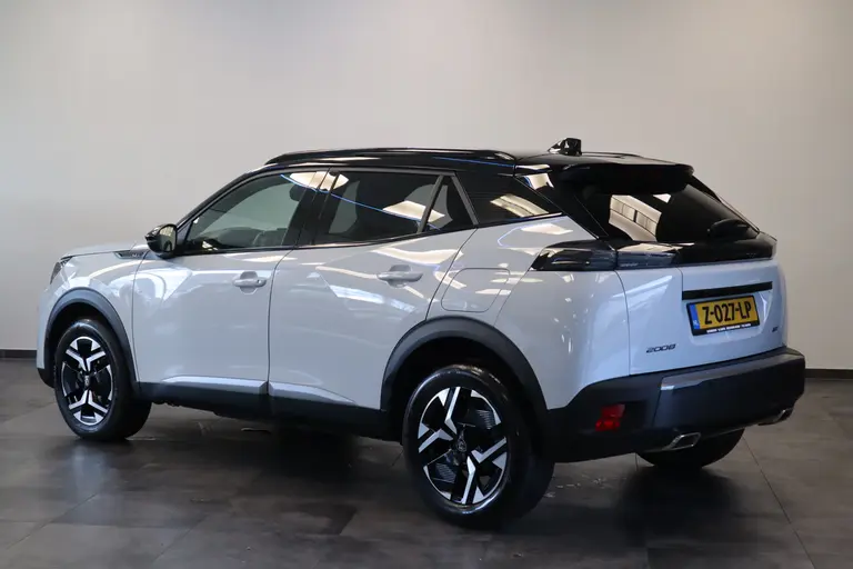 Peugeot 2008 1.2 PureTech 130 GT Dab+ PDC  VCP 17LMV  130PK Navigatie 24 maanden garantie mogelijk (*vraag naar de voorwaarden) afbeelding 3