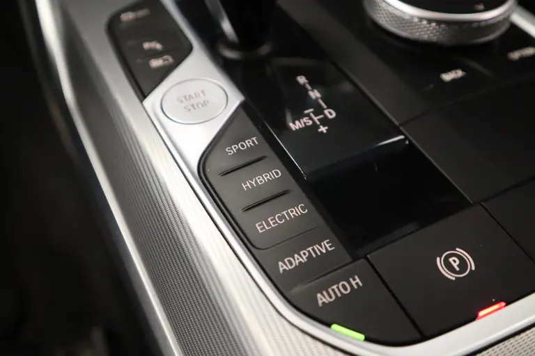 BMW 3-serie 330e High Executive Schuif/kanteldak ACC PDC Navi Co-Pilot HI-FI Laser Led Head-up Leder 20''LM M-Performance afbeelding 20
