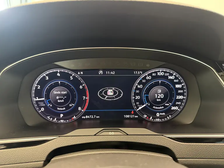 Volkswagen Passat Variant 1.5 TSI Highline Panoramadak Navigatie Full-led !! 2e Pinksterdag zijn wij geopend van 12.00 tot 17.00u !! afbeelding 12