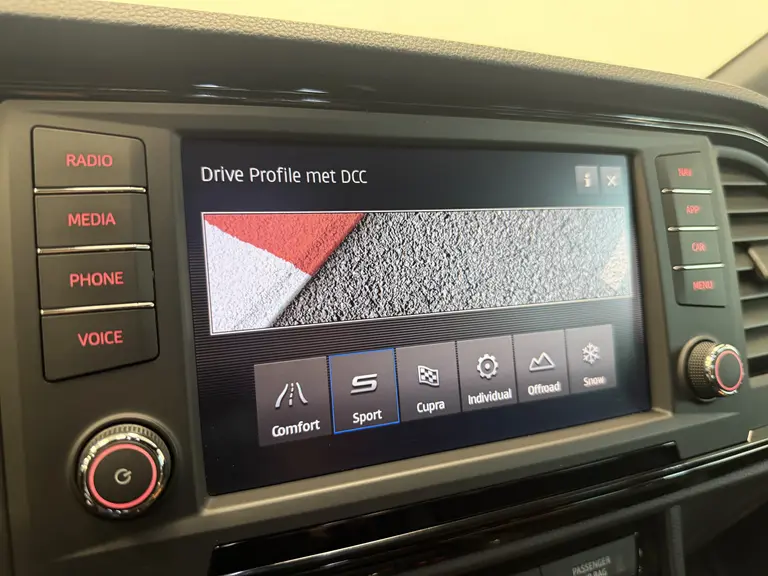 CUPRA Ateca 2.0 TSI 4DRIVE 300pk! Adaptive Cruise Navigatie Full-led !! 2e Pinksterdag zijn wij geopend van 12.00 tot 17.00u !! afbeelding 16