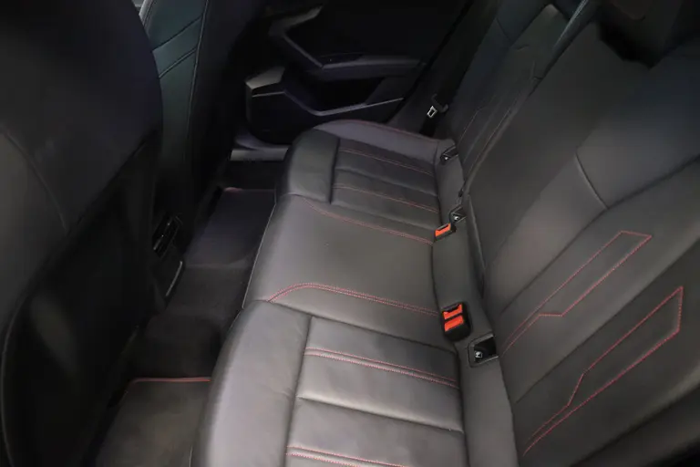Audi A3 Sportback 35 TFSI S edition 150pk Navigatie 17LMV  volleder interieur Cruise Control parking ass. afbeelding 17