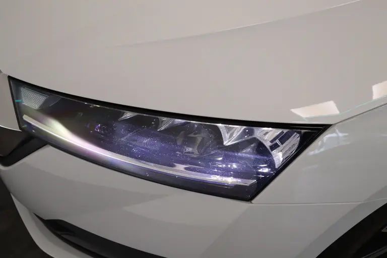 Skoda Octavia Combi 1.4 TSI iV PHEV Business Edition Panoramadak Navigatie Full-led afbeelding 4