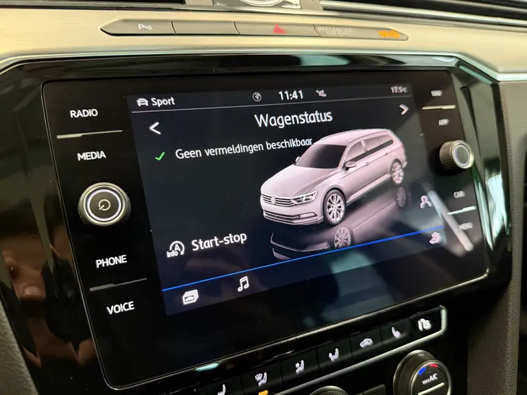 Volkswagen Passat Variant 1.5 TSI Highline Panoramadak Navigatie Full-led !! 2e Pinksterdag zijn wij geopend van 12.00 tot 17.00u !! afbeelding 26