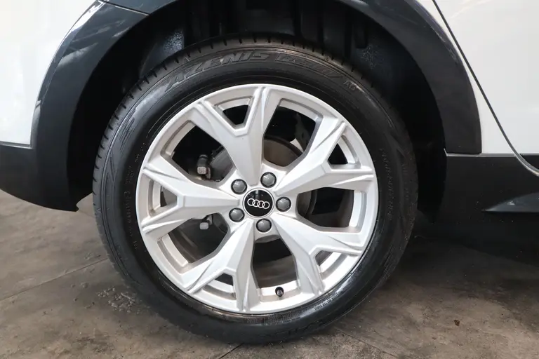 Audi A1 citycarver 30 TFSI epic Airco Cruise Control 17 LMV PDC VCP DAB+ afbeelding 5