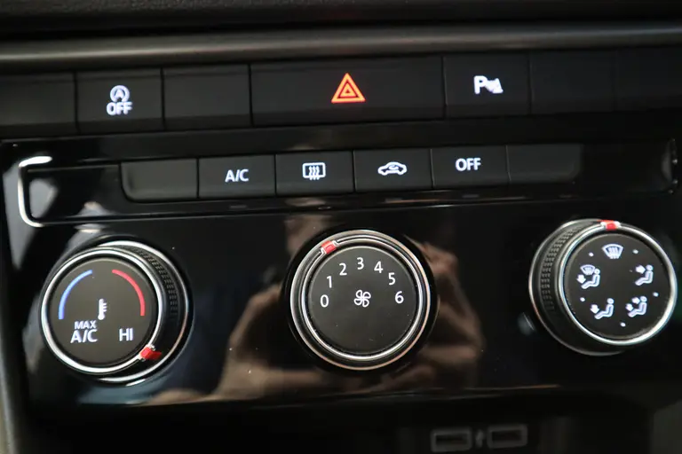 Volkswagen T-Roc 1.0 TSI Style 16LMV Cruise Control Airco afbeelding 10