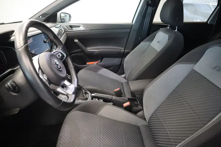 Volkswagen Polo 1.0 TSI Highline Business R Panorama Navigatie Cruise Control R-line interieur 17LMV stoelverwarming afbeelding 9