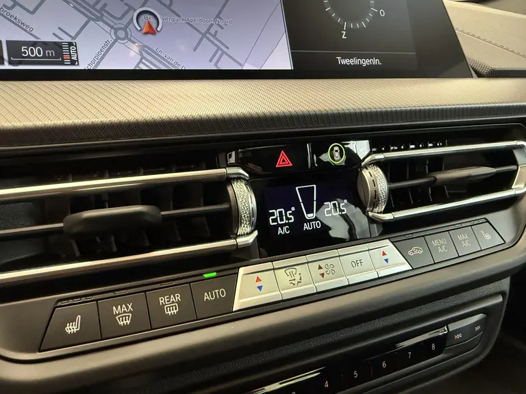 BMW 1-serie 120i Cruise/Climate Panoramadak NAP 18''LM Performance 24 maanden garantie mogelijk (*vraag naar de voorwaarden) afbeelding 22