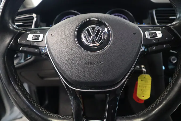 Volkswagen Golf 1.4 TSI ACT Highline R-line CruiseControl 18'lmv Bi-Xenon afbeelding 10