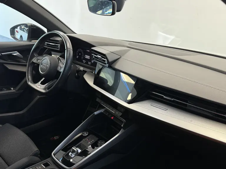 Audi A3 Limousine 30 TFSI S edition 2x S-Line Full-led Navigatie * 2e Paasdag zijn wij geopend van 12:00 tot 17:00uur! * afbeelding 12