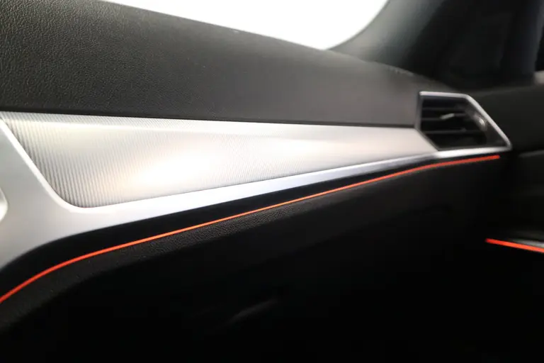 BMW 3-serie 330e High Executive Schuif/kanteldak ACC PDC Navi Co-Pilot HI-FI Laser Led Head-up Leder 20''LM M-Performance afbeelding 21