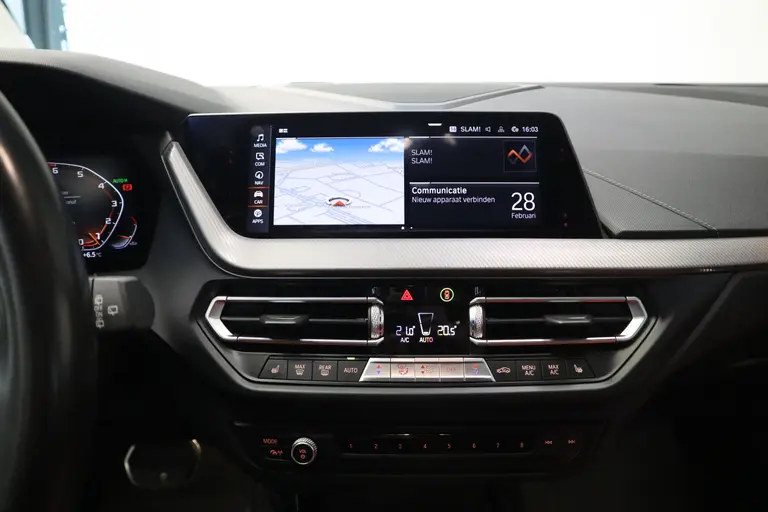 BMW 1-serie M135i xDrive High Executive Edition 306PK Headup Display Sportuitlaat Navigatie PDC VCP Cruise Control 19LMV  Volleder interieur Schaal stoelen 2 Jaar garantie mogelijk* ( vraag naar de voorwaarde) afbeelding 13