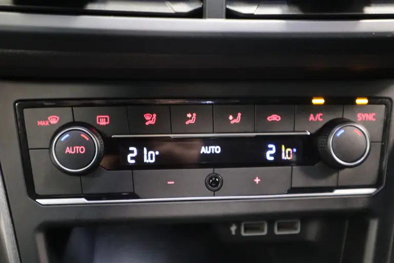 Volkswagen Polo 1.0 TSI Highline Business R Automaat 16-LMV, Navigatie VCP. afbeelding 14