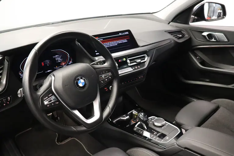 BMW 1-serie 118i Executive Edition 5-deurs Automaat (136pk) Live Cockpit Professional afbeelding 9
