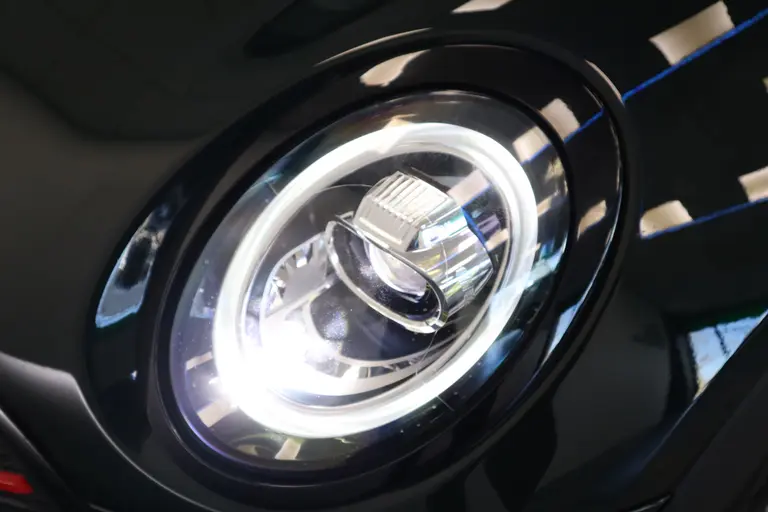 MINI Clubman 2.0 JCW ALL4 306PK Harmann Kardon Navigatie Cruise control vol leder interieur 18LMV 24 maanden garantie mogelijk (*vraag naar de voorwaarden) afbeelding 5