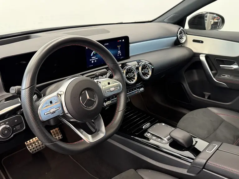 Mercedes-Benz A-Klasse 250 e AMG Line ACC PDC 360' camera Panoramadak Head-Up afbeelding 5