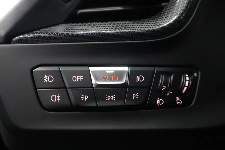 BMW 1-serie 118i Executive Edition 5-deurs Automaat (136pk) Live Cockpit Professional afbeelding 19