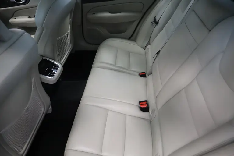 Volvo V60 2.0 B3 Inscription Panoramadak Navigatie Adaptive-Cruise afbeelding 24