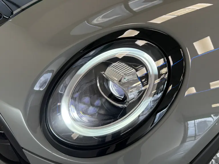 MINI Clubman 1.5 One Pepper ClimateControl 17'lmv TwoTone lak PDC * 2e Paasdag zijn wij geopend van 12:00 tot 17:00uur! * afbeelding 4
