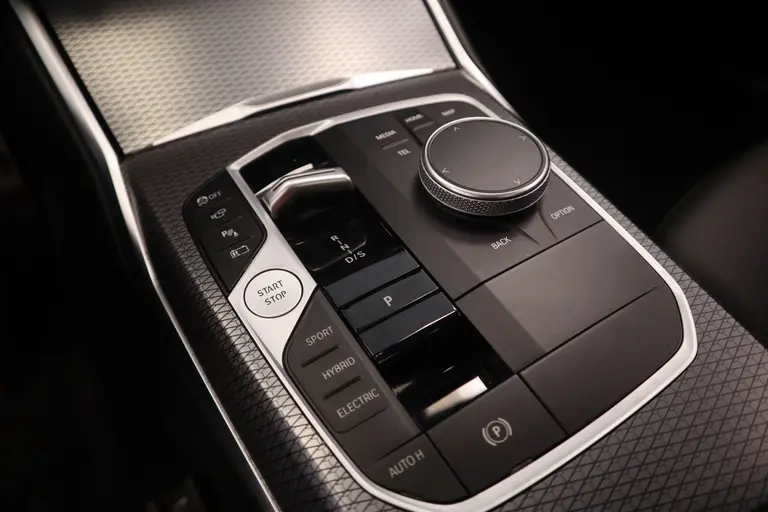 BMW 3 Serie Touring 320e Schuif/Kanteldak Harman Kardon Head-Up Elek. stoelen afbeelding 12