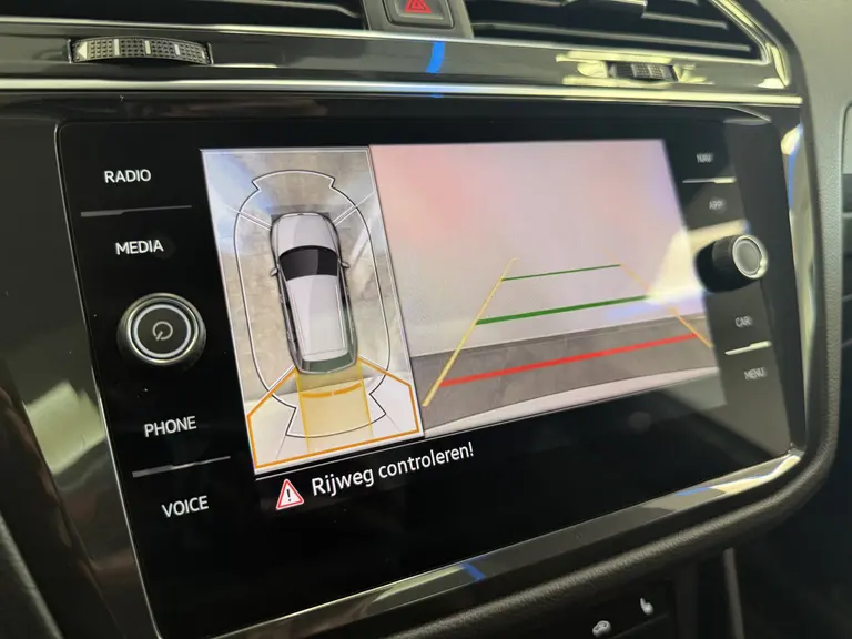 Volkswagen Tiguan 1.4 TSI eHybrid R-Line Business 245 PK Balck line Panorama ACC VCP Navigatie Sfeerverlichting afbeelding 20