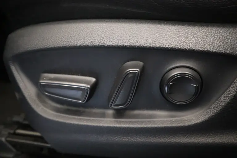 Toyota C-HR 1.8 Hybrid Bi-Tone Keyless Go & Start afbeelding 8