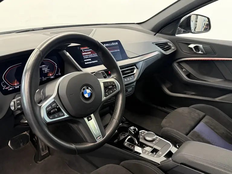 BMW 1-serie 120i Cruise/Climate Panoramadak NAP 18''LM Performance 24 maanden garantie mogelijk (*vraag naar de voorwaarden) afbeelding 32