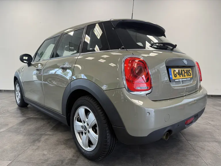 MINI Mini 1.5 One Salt 5-Drs. Airco CruiseControl Navigatie afbeelding 5