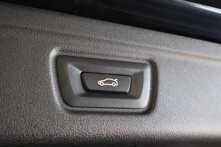 BMW 3 Serie Touring 320i High Executive Edition 184pk Navigatie Luxe Volleder Cruise Control Stoelverwarming sfeerverlichting 24 maanden garantie mogelijk (*vraag naar de voorwaarden) afbeelding 23